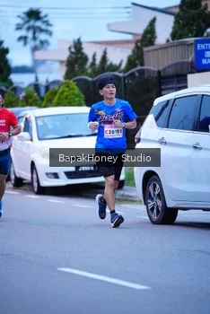 Runner Photo 1841892