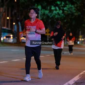 Runner Photo 1848592