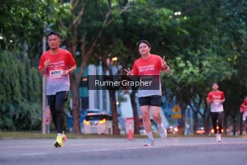 Runner Photo 1856536