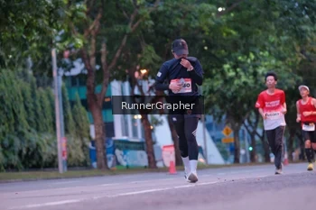 Runner Photo 1856576