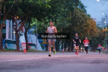 Runner Photo 1856645