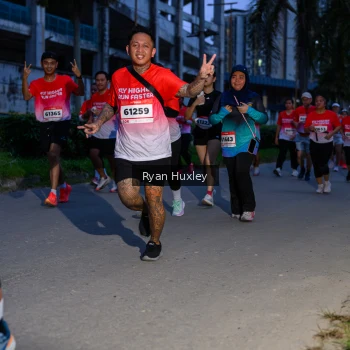 Runner Photo 1856680