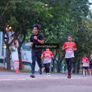 Runner Photo 1856760