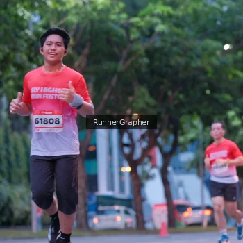 Runner Photo 1856771