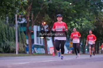 Runner Photo 1856785