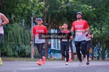 Runner Photo 1856814