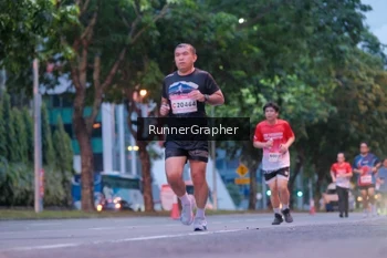 Runner Photo 1856933