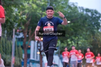 Runner Photo 1857210