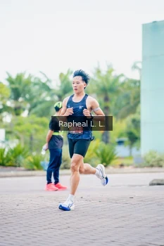 Runner Photo 1859143