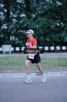 Runner Photo 1859360