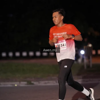 Runner Photo 1859368