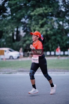 Runner Photo 1859413