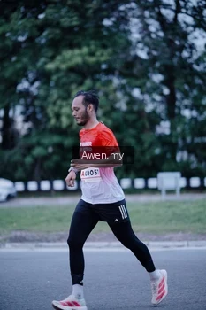 Runner Photo 1859440
