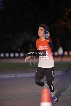 Runner Photo 1859441