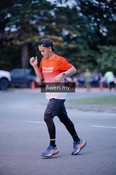 Runner Photo 1859448