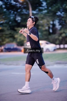 Runner Photo 1859460