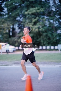 Runner Photo 1859504