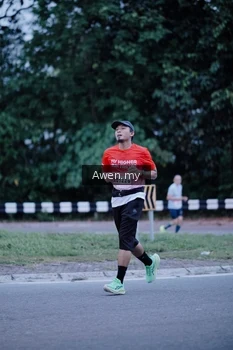 Runner Photo 1859573