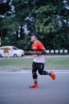 Runner Photo 1859628