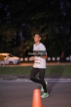 Runner Photo 1859671