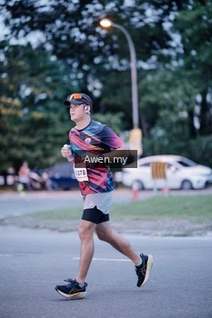 Runner Photo 1859756