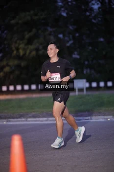 Runner Photo 1859771