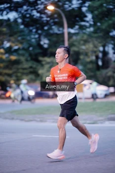 Runner Photo 1859800