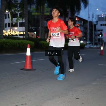 Runner Photo 1861636