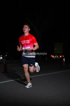 Runner Photo 1865638