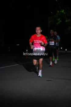 Runner Photo 1865734