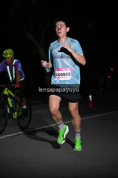 Runner Photo 1865739