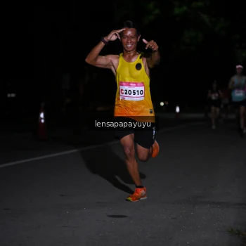 Runner Photo 1865741