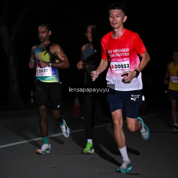 Runner Photo 1865819