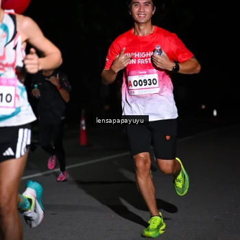 Runner Photo 1865854