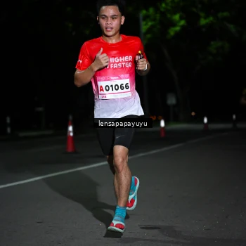Runner Photo 1865875