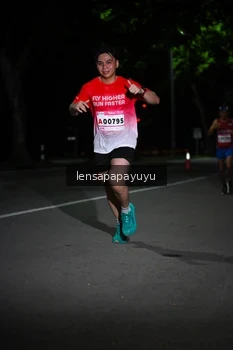 Runner Photo 1866000