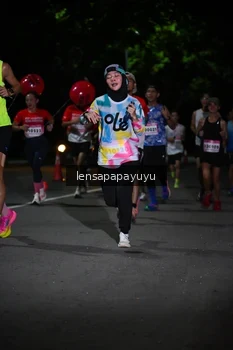 Runner Photo 1866210