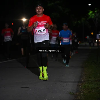 Runner Photo 1866243