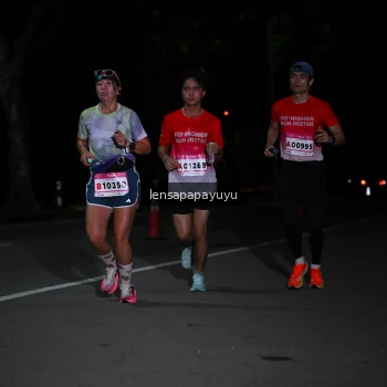 Runner Photo 1866428