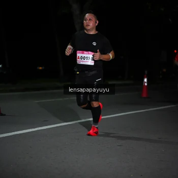 Runner Photo 1866693