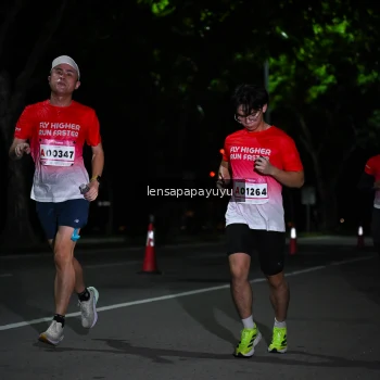 Runner Photo 1866719