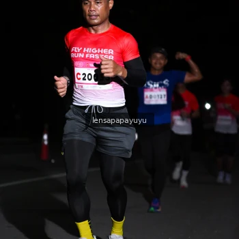 Runner Photo 1866747