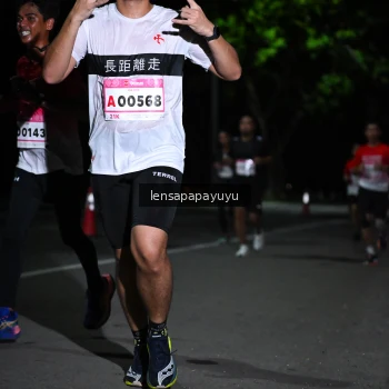 Runner Photo 1866880