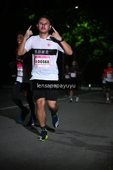 Runner Photo 1866883