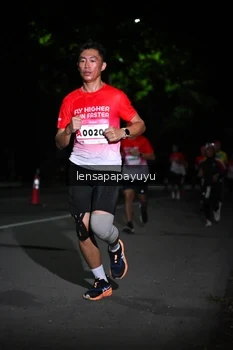 Runner Photo 1866896