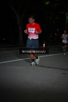 Runner Photo 1867001