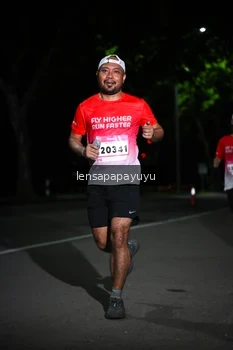 Runner Photo 1867116