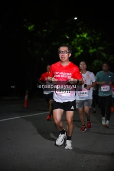 Runner Photo 1867270