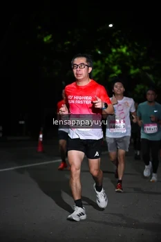 Runner Photo 1867273