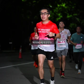 Runner Photo 1867275